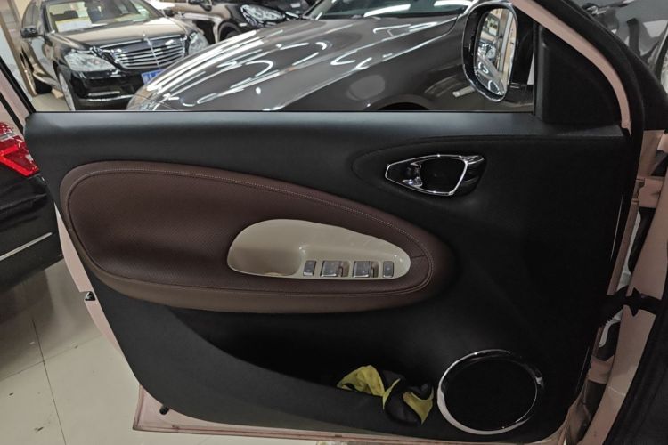 五菱汽车 五菱缤果 2023款 410km 灵犀尊享款中控内饰47