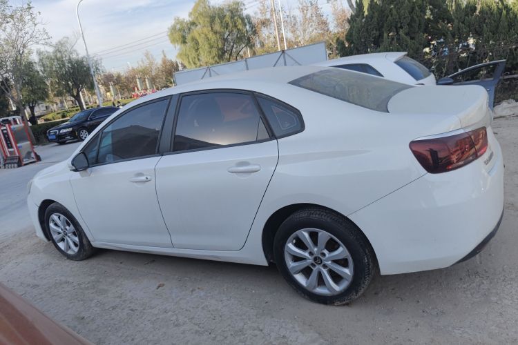 雪铁龙 C4世嘉 2018款 1.6L 手动舒适型车身外观4