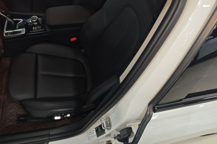 宝马1系 2021款 120i M运动曜夜版局部细节19