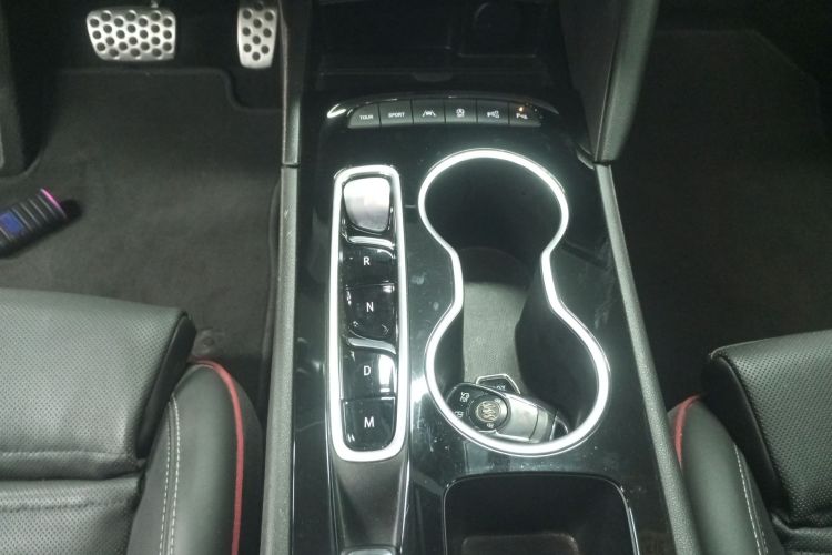 别克 君威 2021款 GS 28T 尊贵型中控内饰18