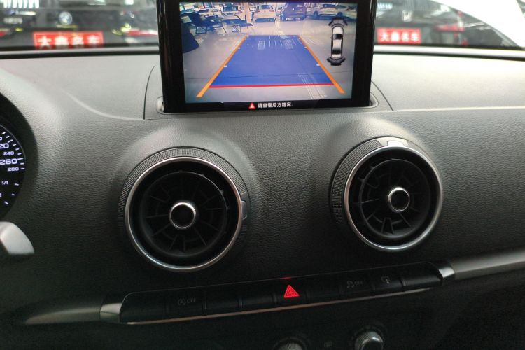 奥迪A3 2017款 Limousine 35 TFSI 进取型中控内饰16