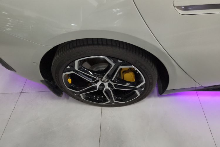 小米汽车 小米SU7 2024款 后驱超长续航高阶智驾Pro版车身外观6008