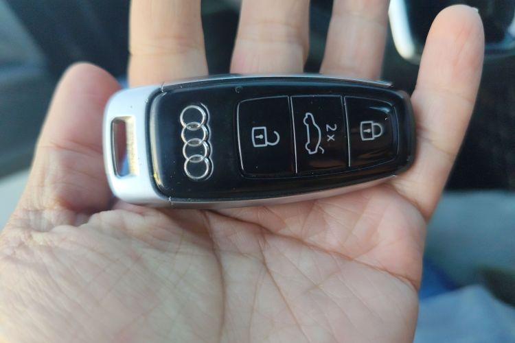 奥迪A6L 2019款 45 TFSI 臻选动感型中控内饰11