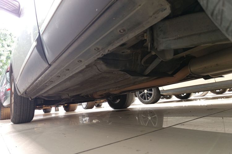 日产 逍客 2012款 2.0XL 火 CVT 2WD机舱底盘30