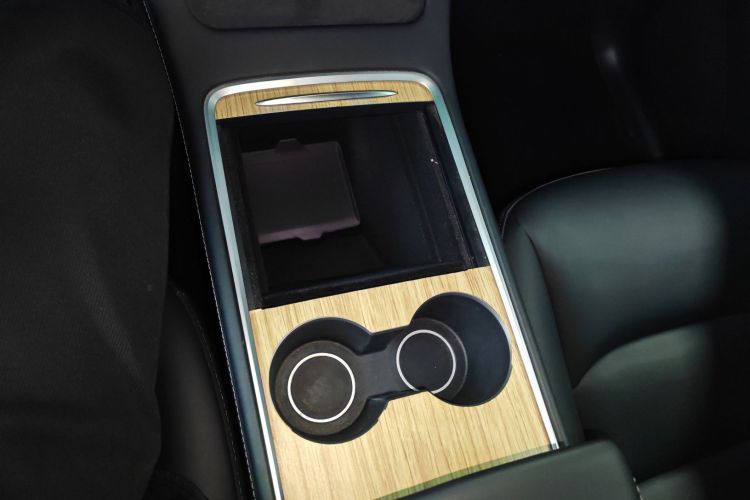 特斯拉 Model Y 2021款 标准续航后驱版局部细节18