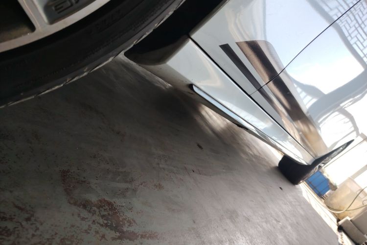 奔驰E级 2019款 E 200 L 运动型局部细节9002