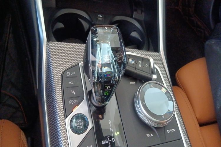 宝马3系 2020款 330Li xDrive M运动曜夜套装中控内饰18