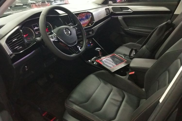 大众 探岳 2020款 330TSI 两驱豪华智联版中控内饰19