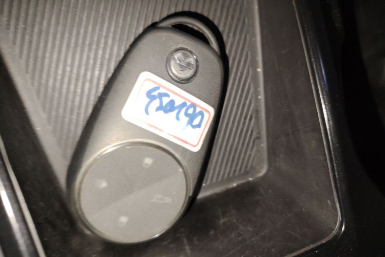 蔚来ES8 2020款 415KM 六座版中控内饰11