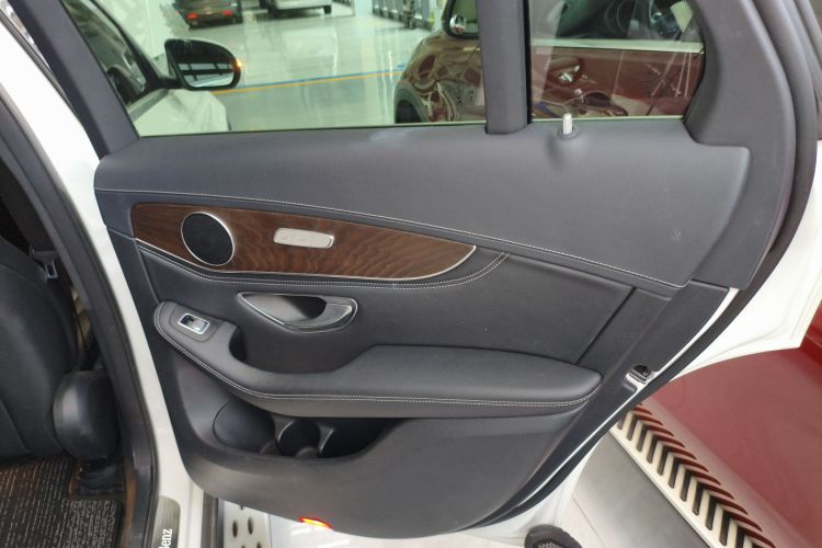 奔驰GLC 2020款 改款 GLC 300 L 4MATIC 动感型中控内饰45