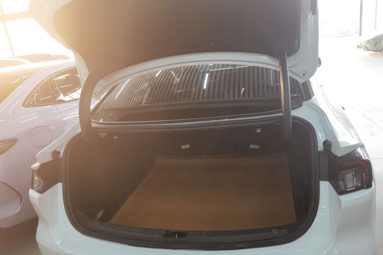 福特 蒙迪欧 2023款 EcoBoost 245 至尊型机舱底盘23