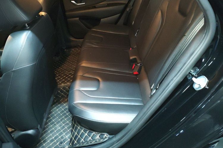 现代 伊兰特 2022款 1.5L CVT GLX精英版中控内饰21