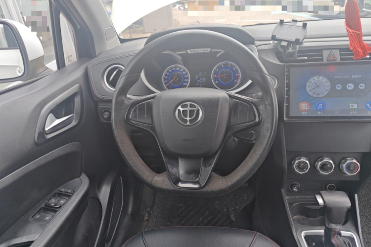 中华V3 2016款 1.5L 自动舒适型局部细节13