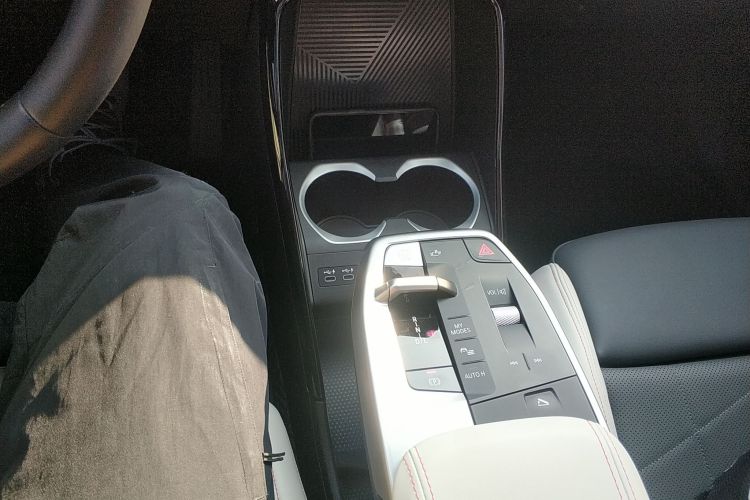 宝马X2(进口) 2024款 sDrive25i M运动套装中控内饰18