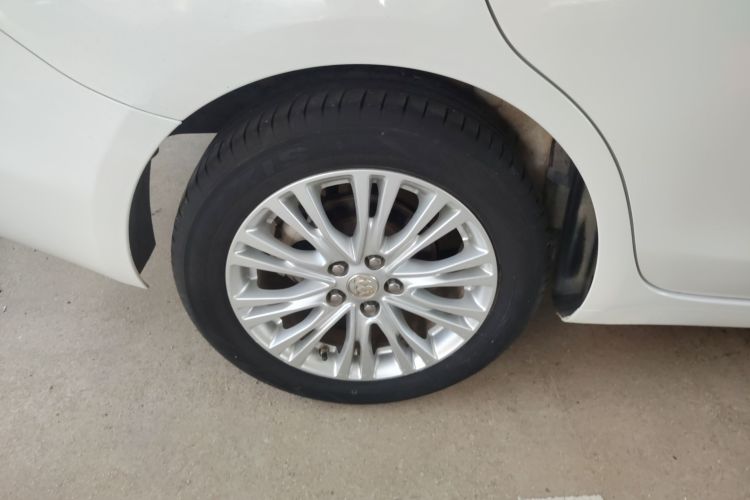 别克 英朗 2017款 15N 自动精英型车身外观6003