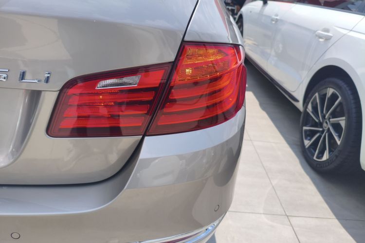 宝马5系 2017款 525Li 豪华设计套装车身外观6003