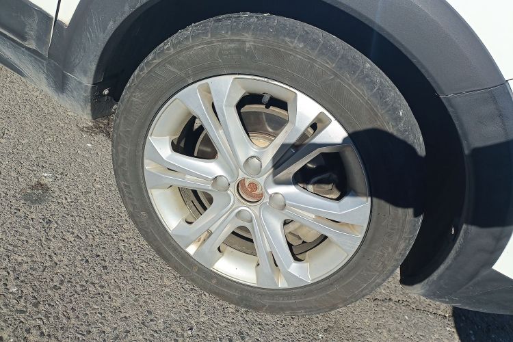 北汽新能源EX 2018款 EX360 新尚版车身外观10