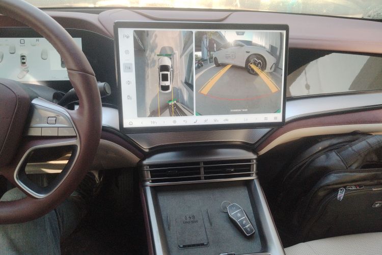 比亚迪 海豹07 DM-i 2025款 智驾版 DM-i 1.5L 125km 尊贵型中控内饰16