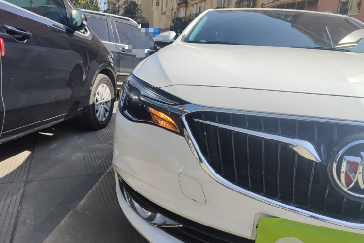 别克 英朗 2021款 改款 1.3T 自动轻混动精英型车身外观8