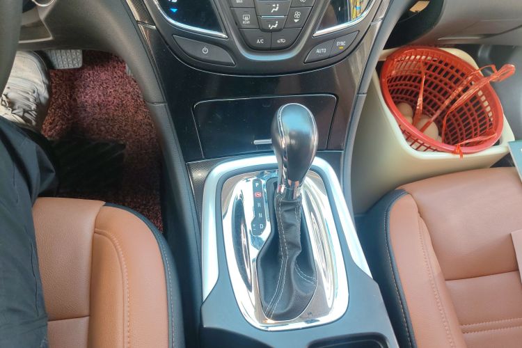 别克 君威 2015款 1.6T 领先技术型局部细节18