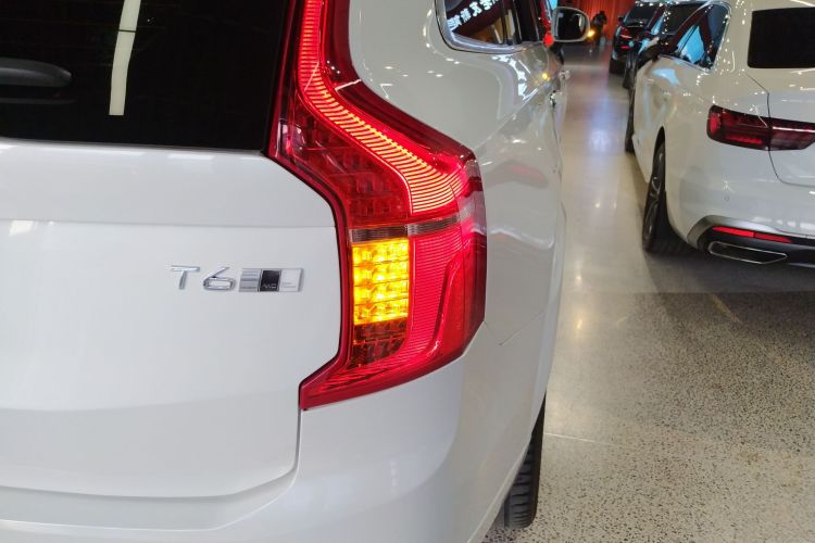 沃尔沃XC90 2020款 改款 T6 智逸豪华版 7座车身外观9