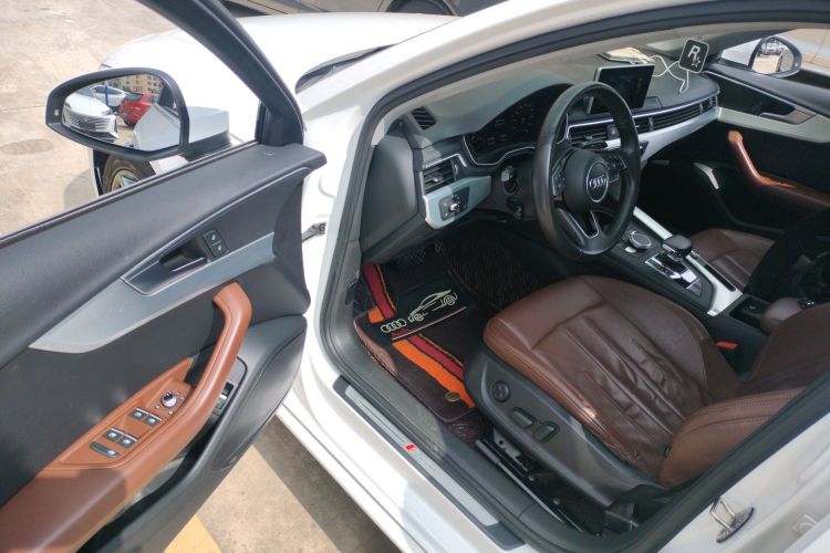 奥迪A4L 2018款 30周年年型 40 TFSI 时尚型中控内饰7003