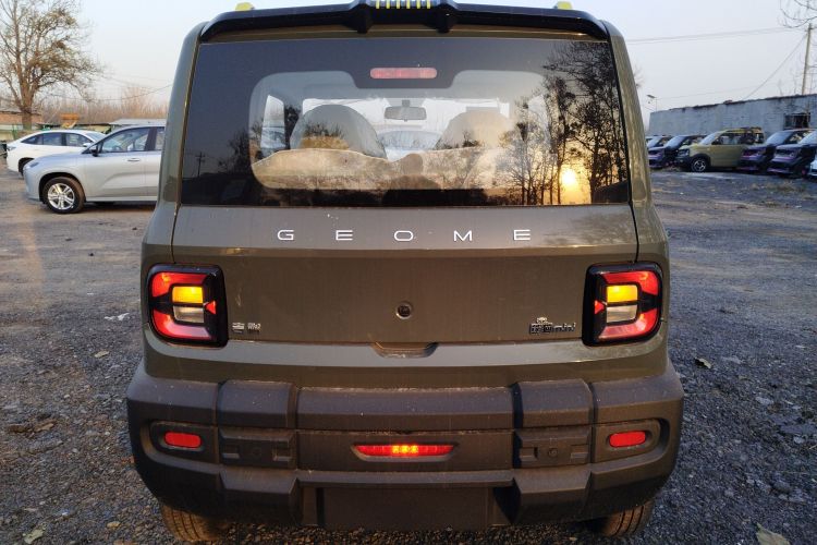 吉利银河 2025款 210km 熊猫骑士车身外观6