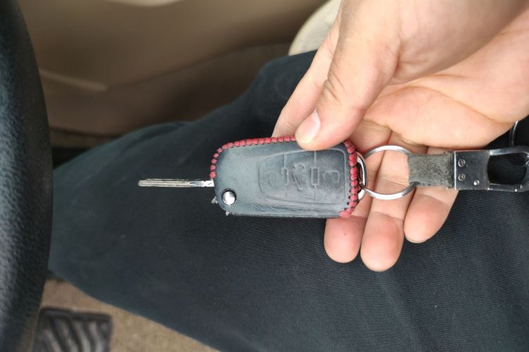 荣威350 2014款 1.5L 自动迅悦版中控内饰7001