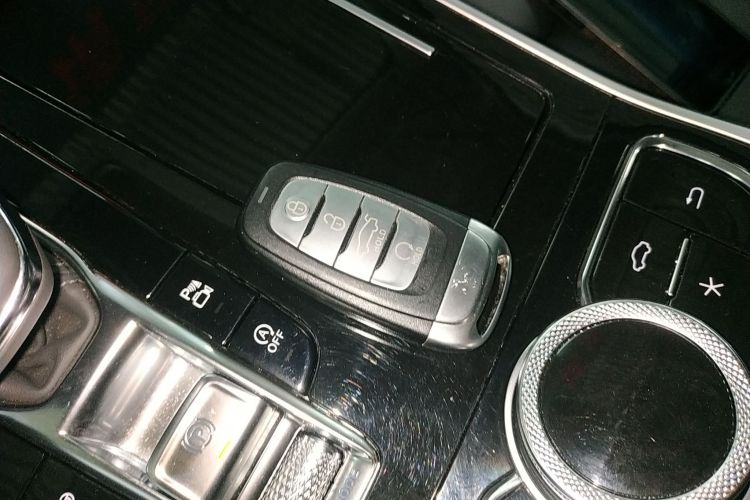 红旗H9 2020款 3.0T 智联旗领四座版中控内饰11