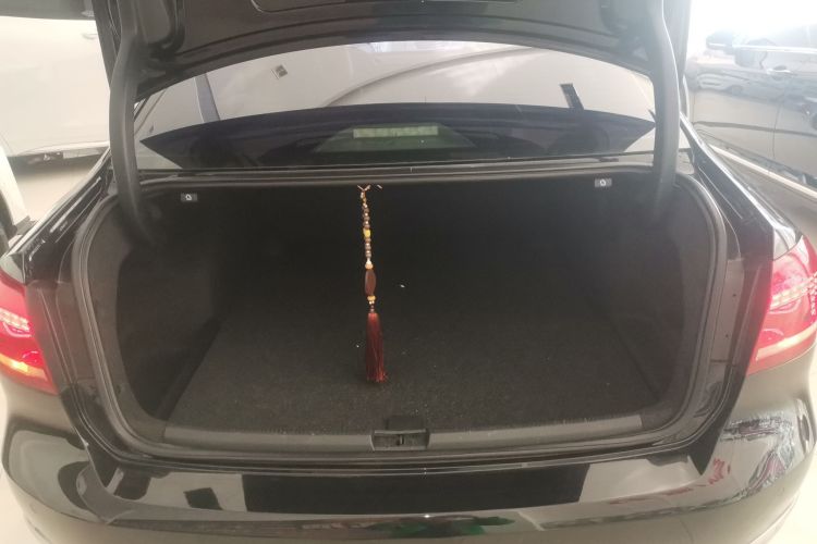 大众 帕萨特 2014款 1.8TSI DSG尊荣版机舱底盘23