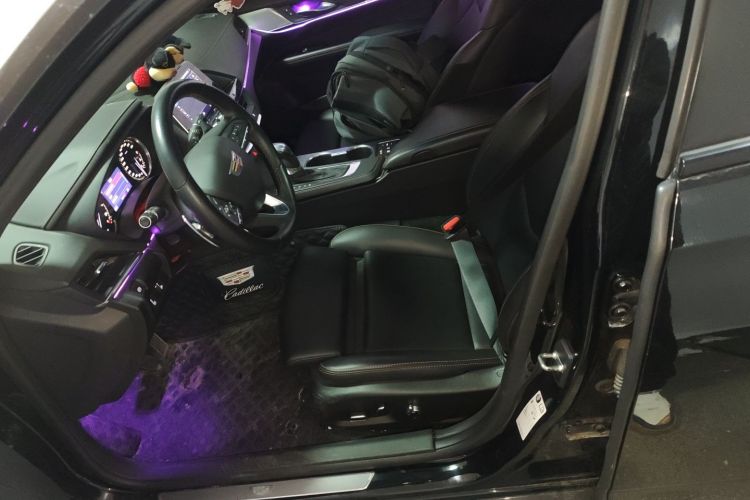 凯迪拉克CT4 2021款 28T 尊贵型中控内饰19