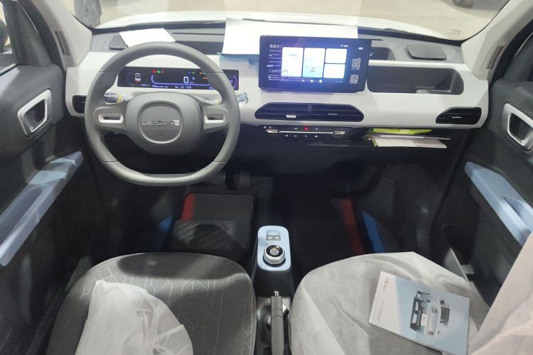 吉利银河 2024款 熊猫mini 200km 耐力熊中控内饰12