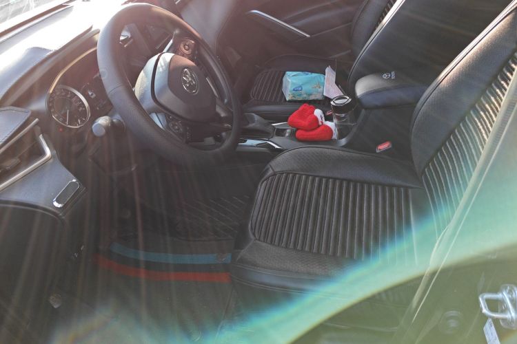 丰田 卡罗拉锐放 2022款 2.0L 先锋版中控内饰19