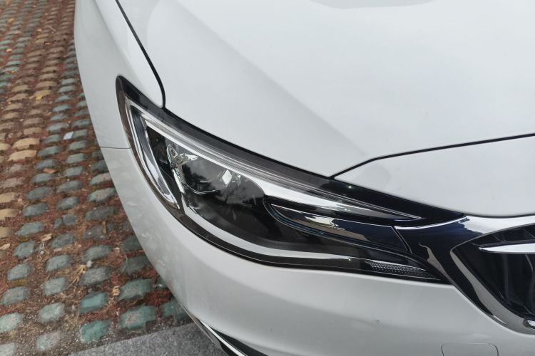 别克 英朗 2021款 改款 典范 1.5L 自动精英型车身外观8