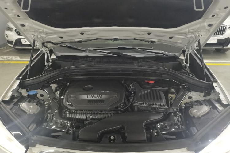 宝马X1 2022款 sDrive25Li 领先型机舱底盘24