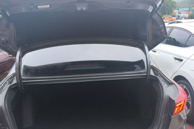 长安 逸动 2023款 畅享版 PLUS 蓝鲸NE 1.4T GDI DCT尊贵版机舱底盘23