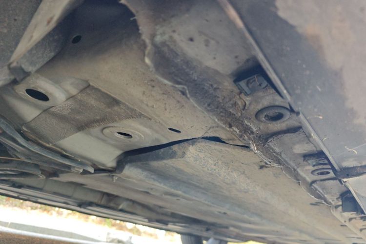 长安UNI-V 2023款 1.5T 运动版局部细节9004