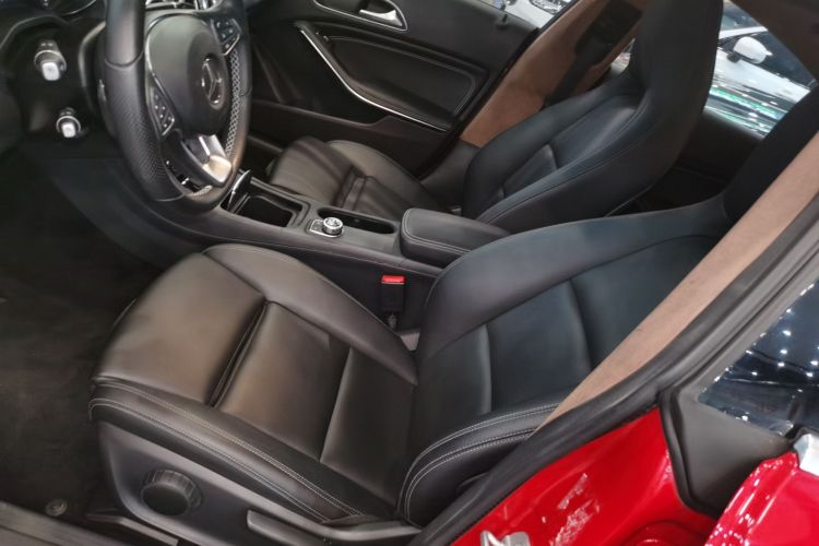 奔驰CLA 2017款 改款 CLA 200 动感型局部细节19