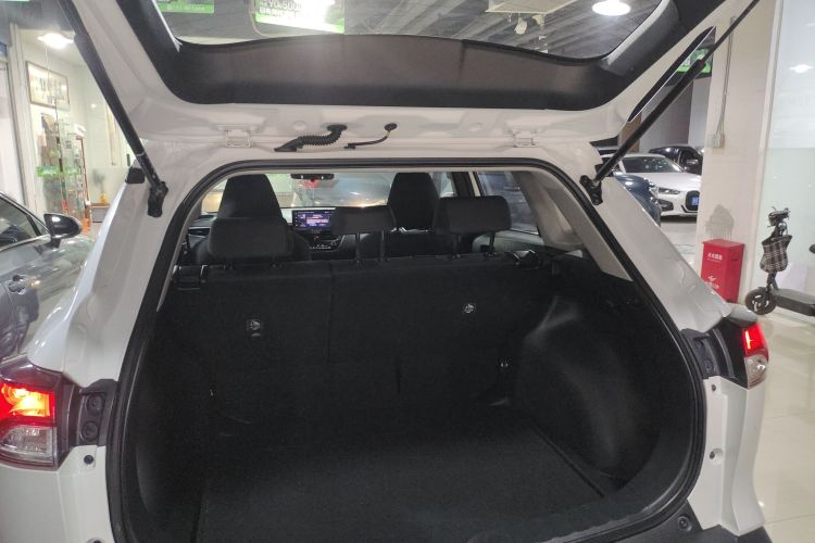 丰田 卡罗拉锐放 2023款 2.0L 精英版局部细节23