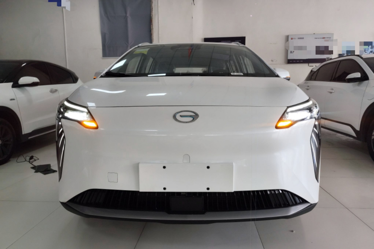 埃安 AION Y 2025款 Plus 610 智享版车身外观2