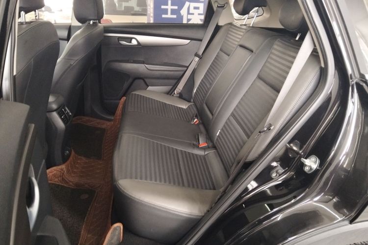 起亚 智跑 2018款 2.0L 自动智享豪华版 国V中控内饰21