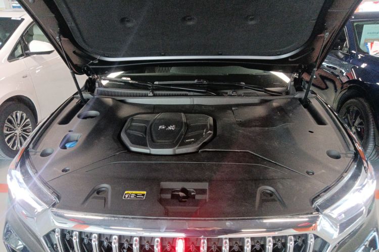 红旗HS5 2022款 改款 2.0T 智联旗享四驱版机舱底盘24