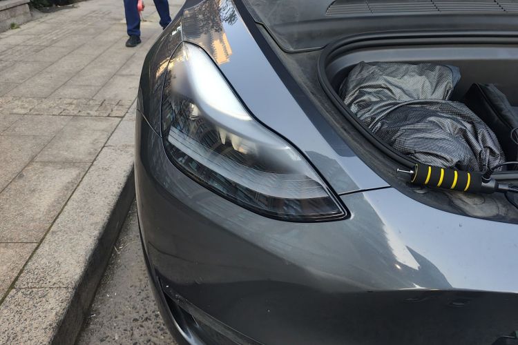 特斯拉 Model Y 2021款 长续航全轮驱动版车身外观8