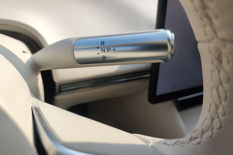 鸿蒙智行 智界R7 2025款 增程 251km Max局部细节18