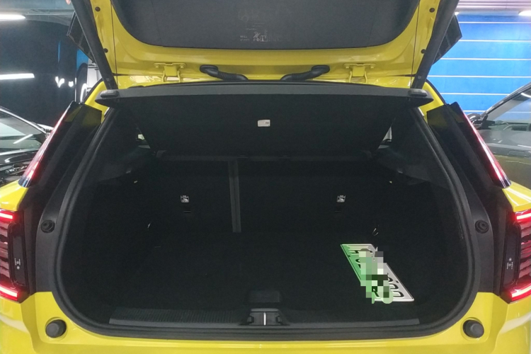 沃尔沃EX30 2025款 后驱长续航版 Ultra机舱底盘23