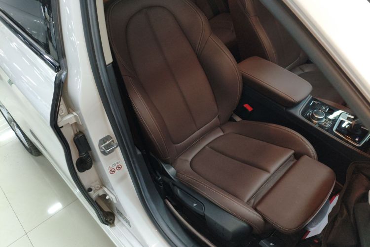 宝马1系 2023款 120i M运动曜夜版局部细节41