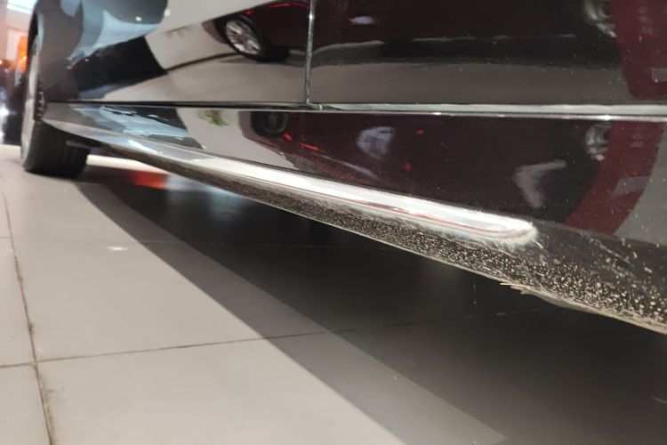 奔驰E级 2023款 E 300 L 运动时尚型机舱底盘29