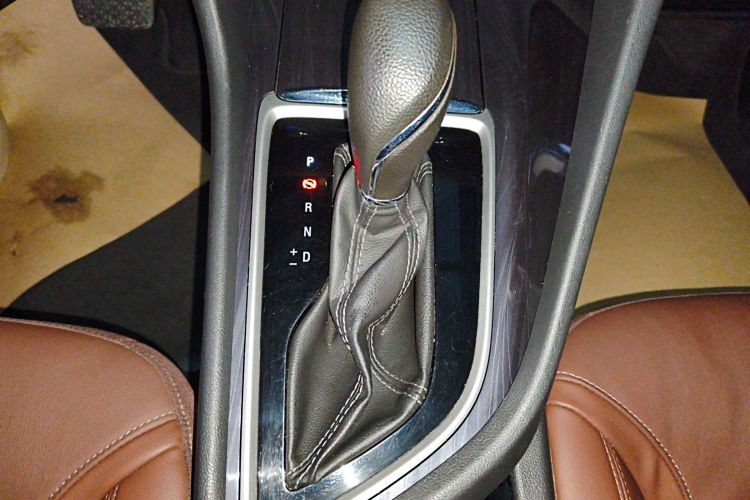 别克GL6 2019款 18T 6座互联豪华型 国VI中控内饰18