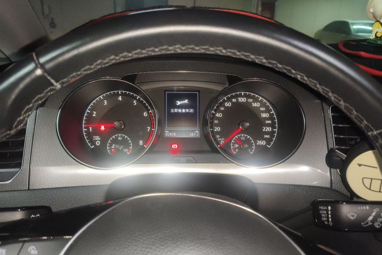 大众 高尔夫·嘉旅 2016款 230TSI 自动进取型中控内饰14