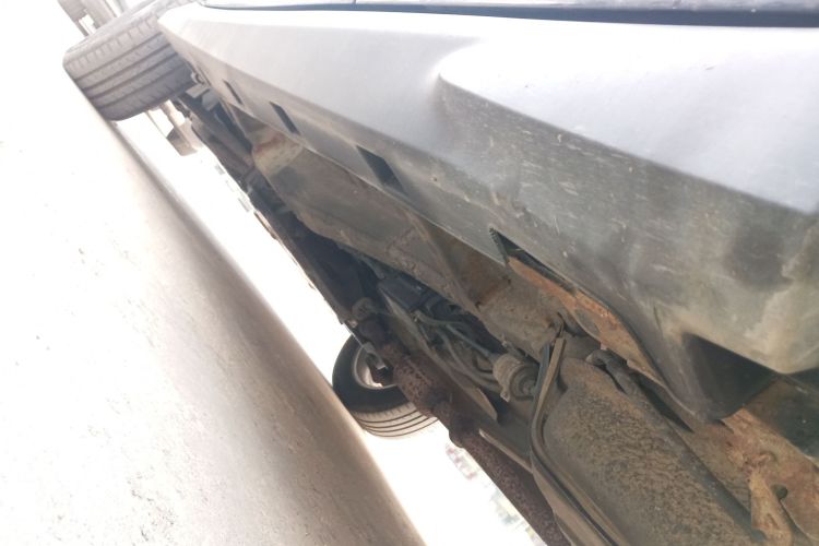 比亚迪S6 2014款 2.0L 手动豪华型 5座局部细节9002